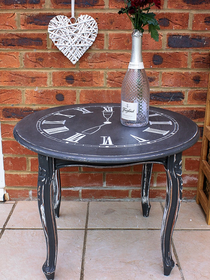 round coffee table